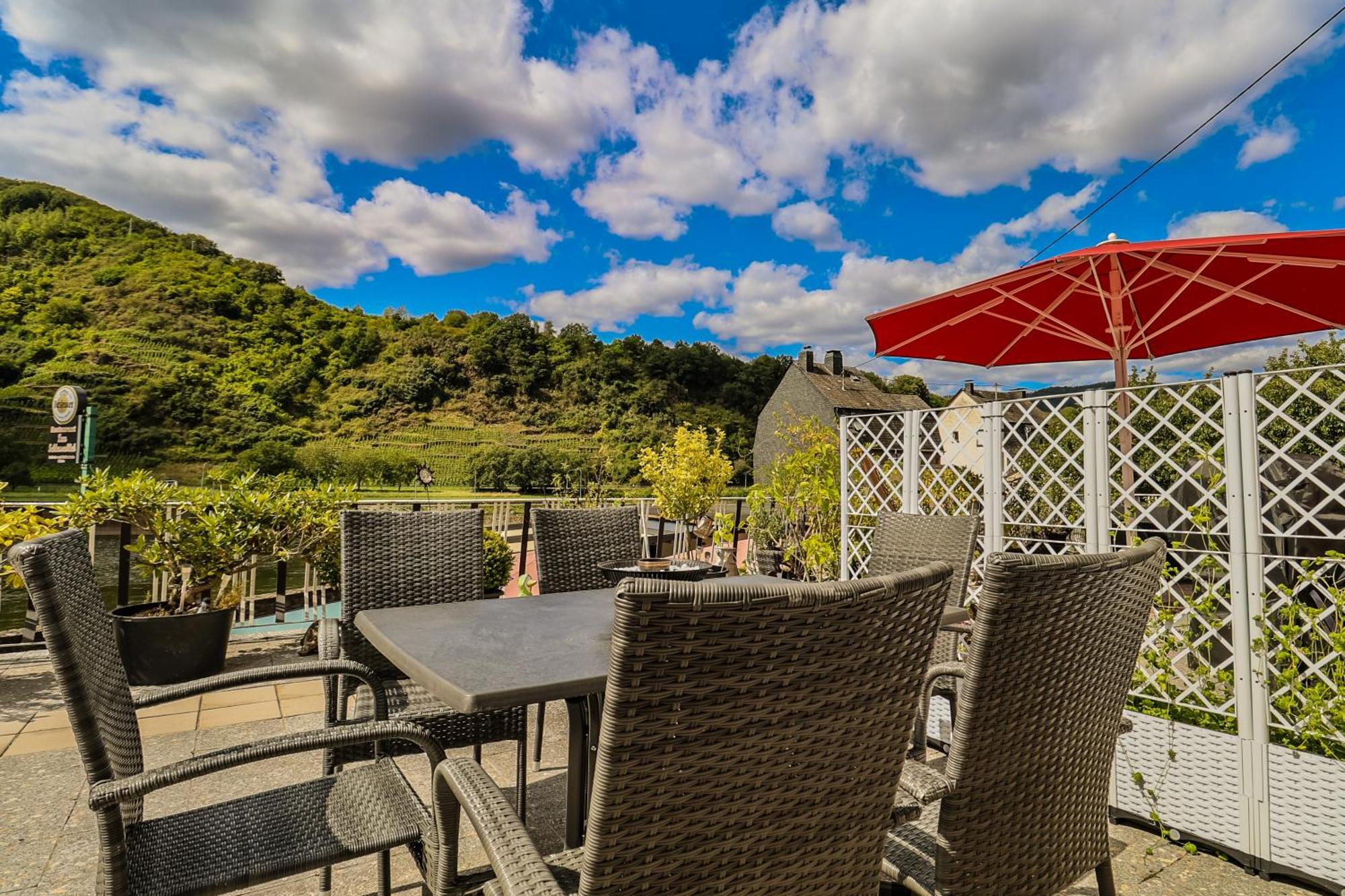 Exklusive Moselidylle: Fewo Mit Traumhaftem Staustufenblick, Netflix, Terrasse Neef Εξωτερικό φωτογραφία